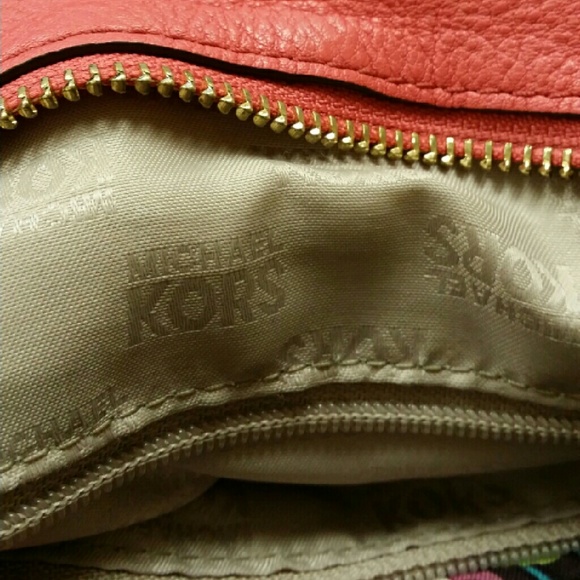 100% Authentic Michael Kors Hobo Bag - Picture 2 of 2